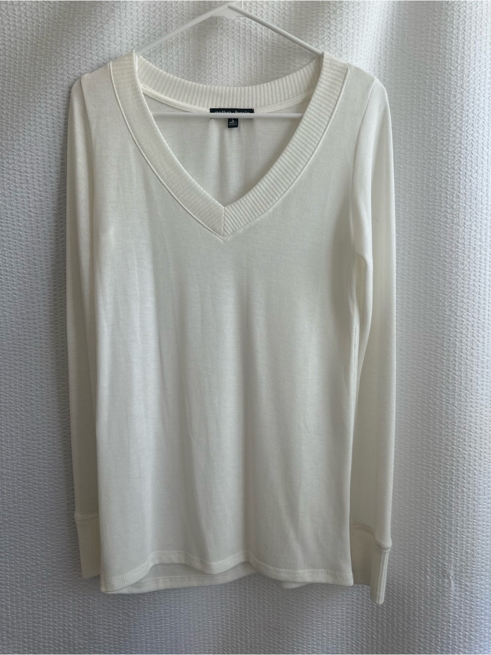 ACTIVE BASIC Cream V-Neck Ribbed Knit Long Sleeve Lightweight Top Size Large